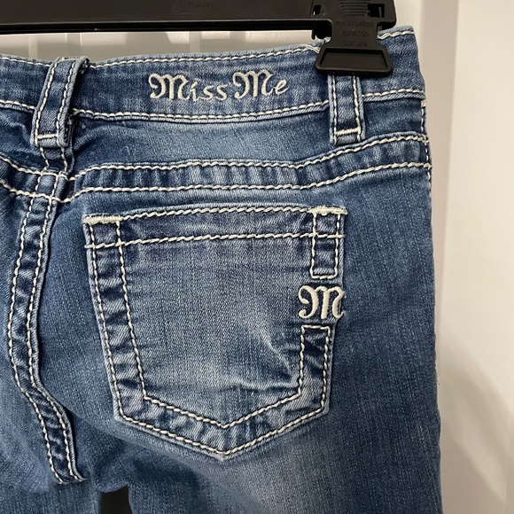 Miss Me Girls Mid Rise Medium Wash Skinny Jeans - Picture 5 of 8